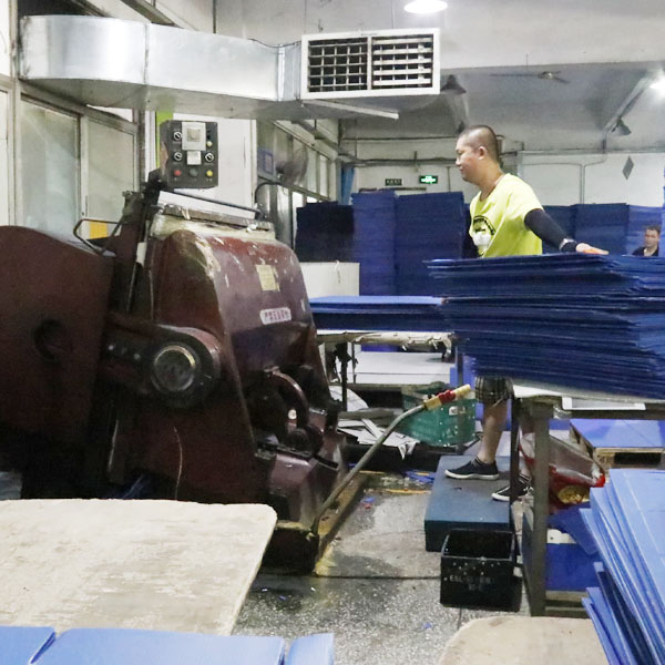 Hollow plate equipment Production workshop